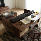 Еще один вариант использования места за диваном - отдельные от дивана книжные полки с рабочим столом.