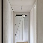 Двери, по задумке дизайнера, должны привнести в квартиру дух прованса.