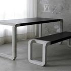 Обеденный стол и скамья из бетона для современного интерьера.