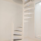 Винтовая лестница в гардероб.