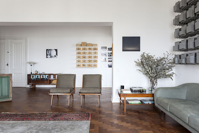 Мебель середины 20-го века отличается своеобразной легкостью дизайна